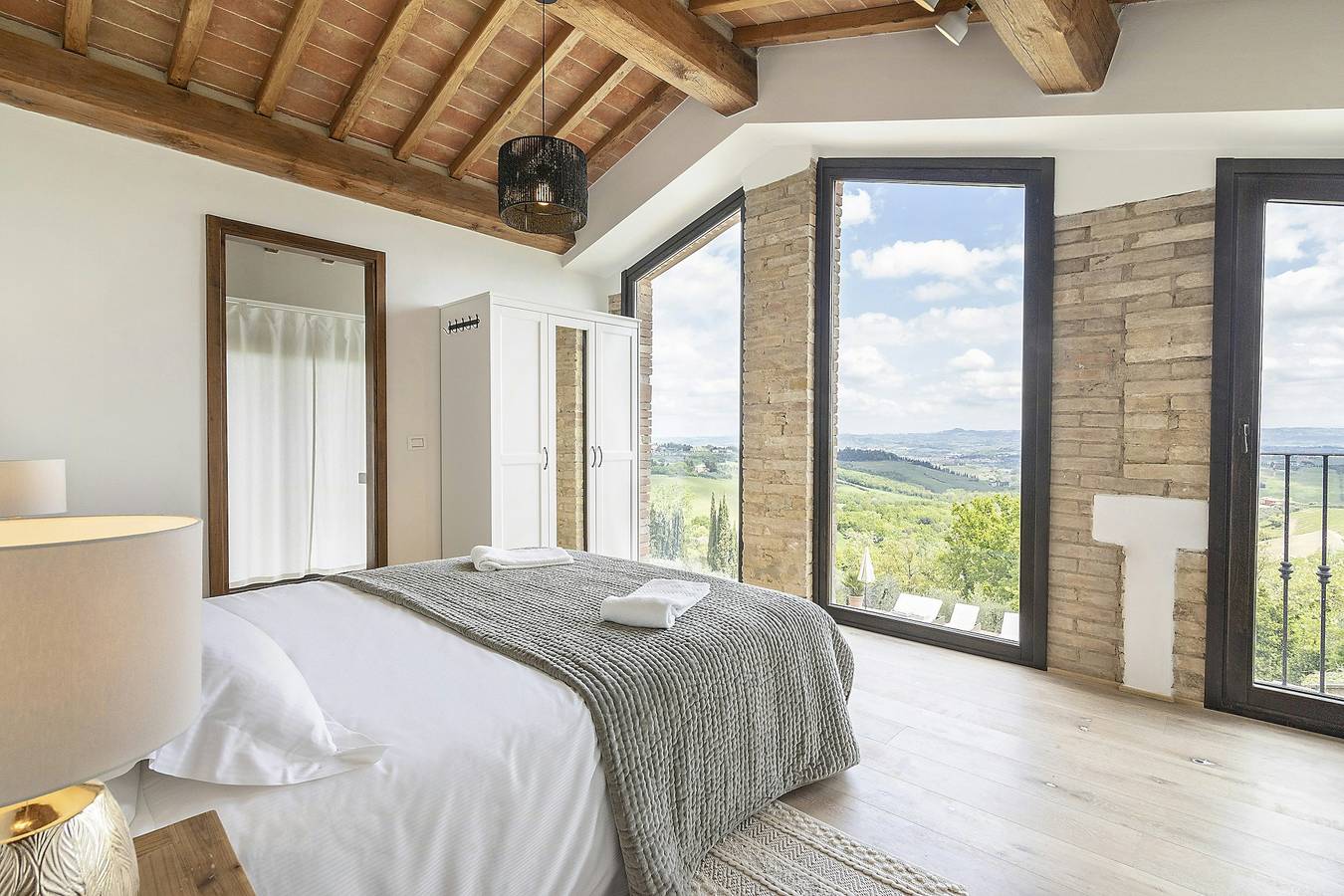 Restaurierte Scheune in den Hügeln von San Gimignano in San Gimignano, Siena Provinz