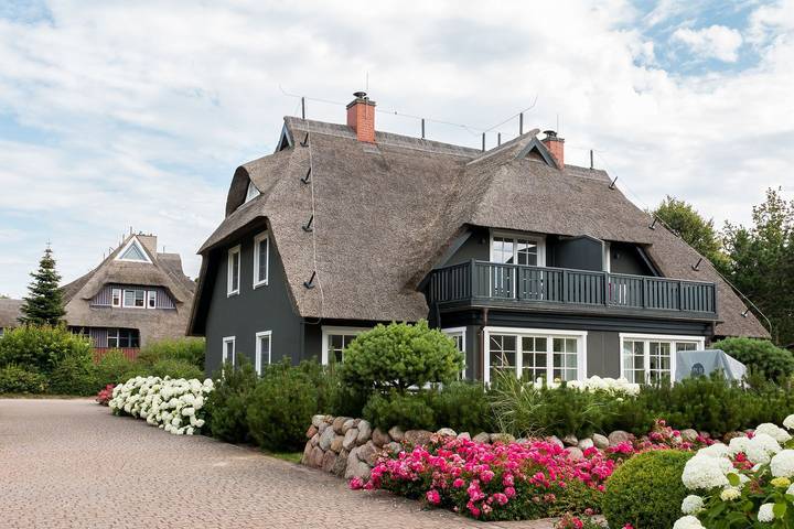 Ferienhaus für 6 Personen, mit Balkon und Terrasse sowie Garten und Sauna in Ahrenshoop
