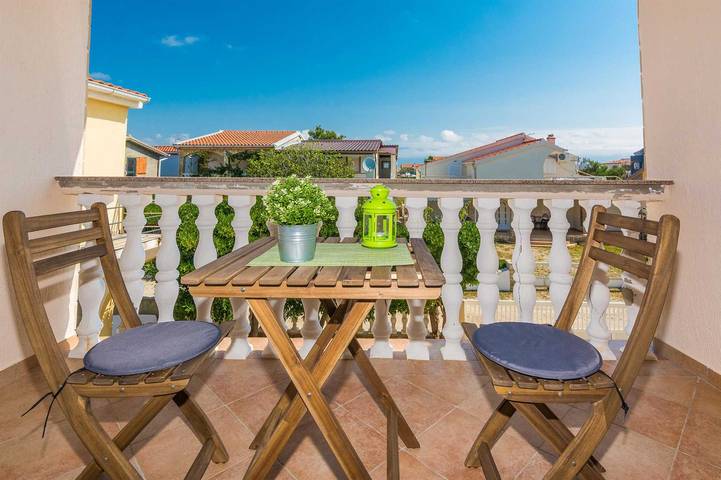 Studio für 2 Personen, mit Balkon/Terrasse und Balkon auf Vir