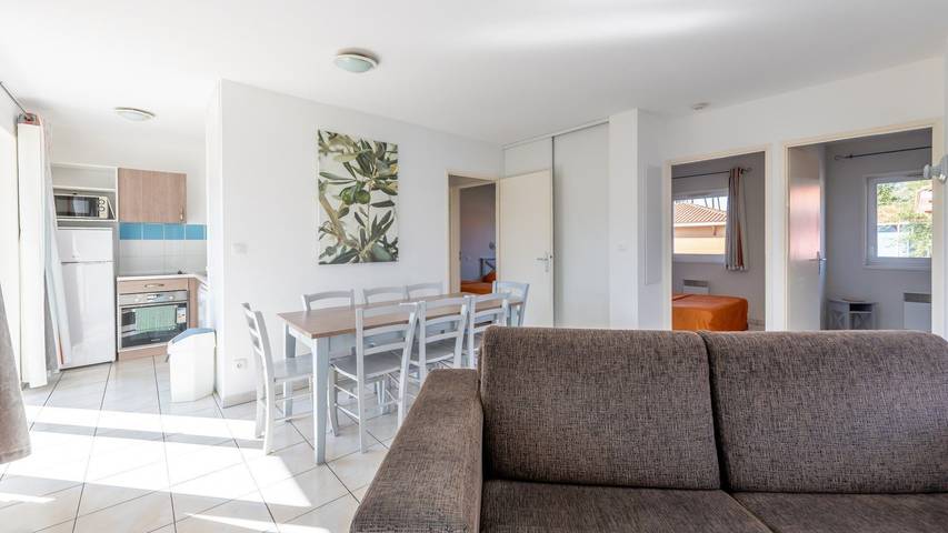 Gîte pour 8 personnes, avec balcon à Parentis-en-Born - 3