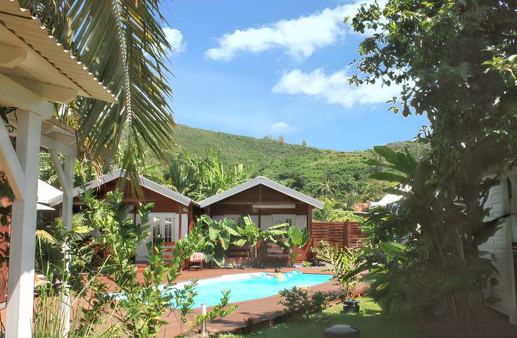 Location de vacances pour 4 personnes, avec terrasse ainsi que jardin et piscine dans Piton de la Fournaise - 2
