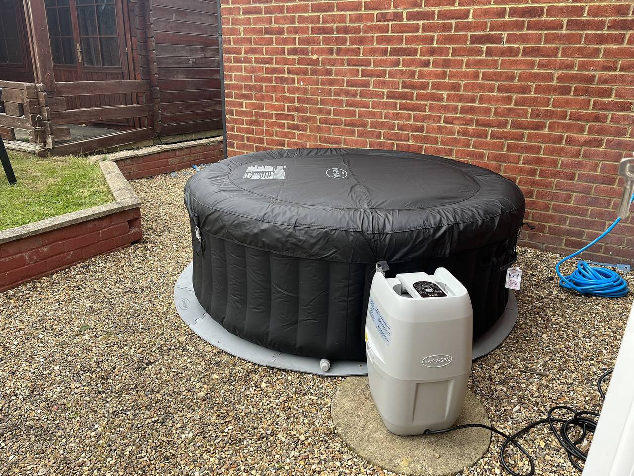 House - Sleeps 8 - Hot tub - Parking - Garden in Ashford, Ashford region