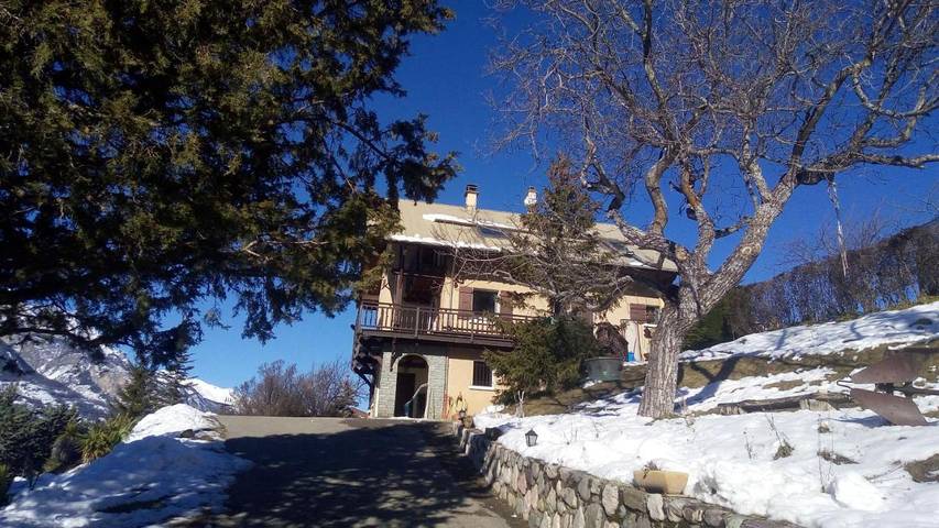 Gîte pour 4 personnes, avec vue sur le lac ainsi que vue et jardin à Eygliers - 2