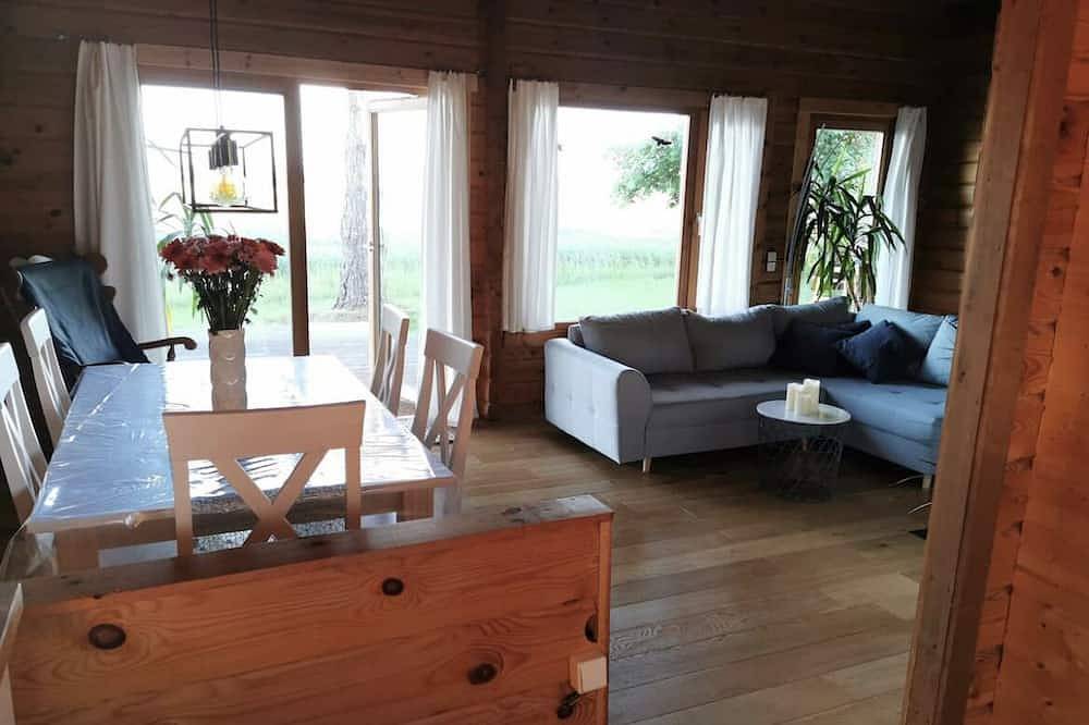 Ruhiges Holzhaus am Feldrand in Starzach, Neckar-Alb