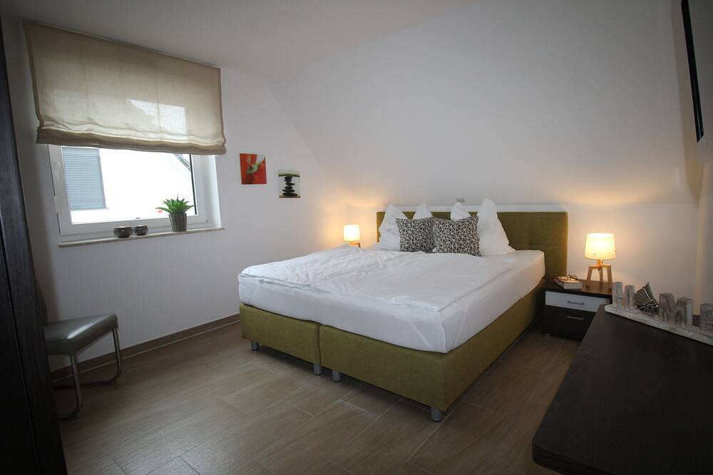 Casa Fortuna Comfort mit Seeblick, Whirlpool, Sauna und eingezäuntem Garten in Göhren-Lebbin, Fleesensee