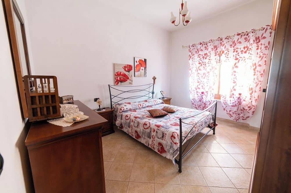 Timeless house, 10 minutes from the sea - Quiet & Roomy in Riola Sardo, Stagno di Càbras