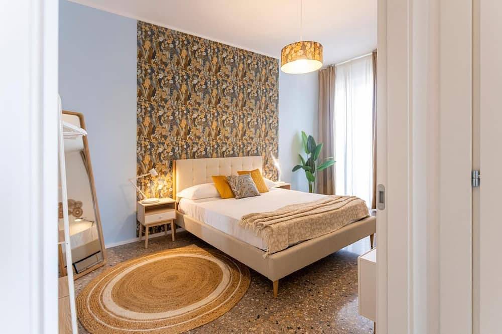 Entire apartment, Flora Cozy Flat close to Metro in Boccea, Rome