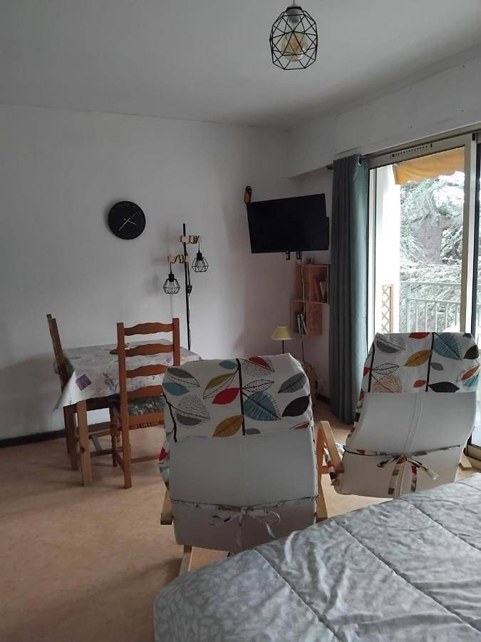 Gîte pour 2 personnes, avec balcon et vue dans Casino de Greoux les Bains - 4