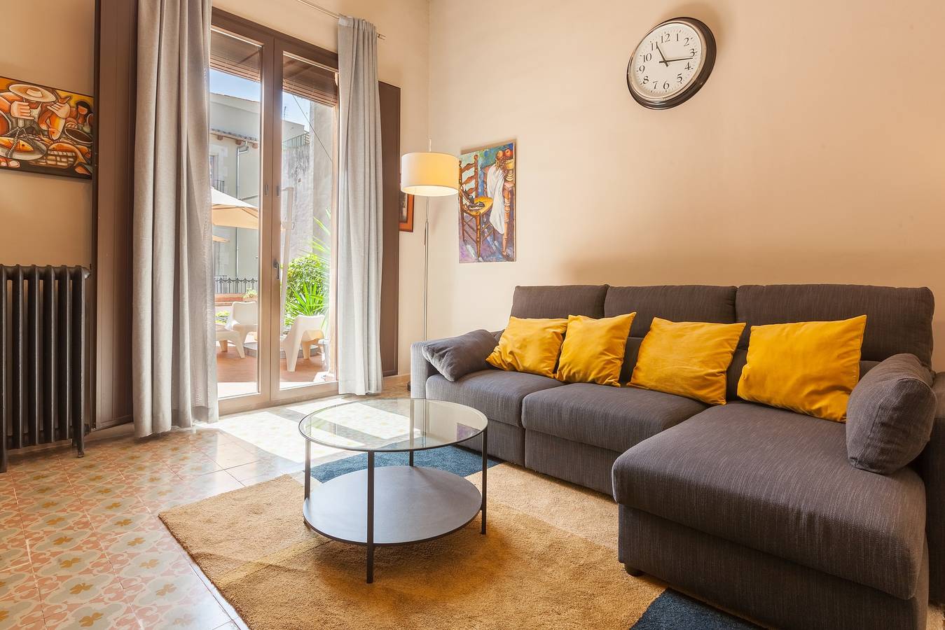 Apartamento entero, Apartamento 'Apartament Ull De Llebre' con terraza compartida, Wi-Fi y aire acondicionado. in Villafranca del Panadés, Interior de Barcelona