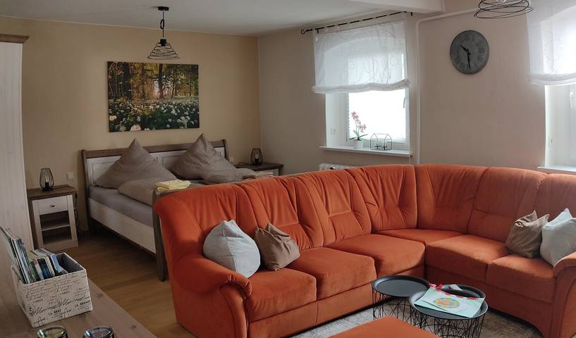 Apartamento vacacional entero, Appartement/Fewo, Dusche, Wc, Wohn-/Schlafraum in Altenberg, Montañas Este Ore