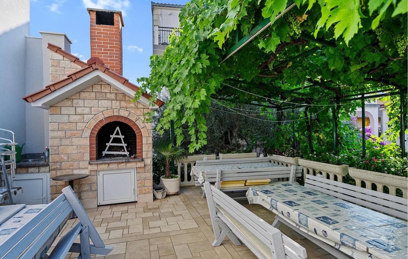 Ganze Ferienwohnung, Ferienwohnung für 4 Personen mit Terrasse in Zaboric, Šibenik-Knin