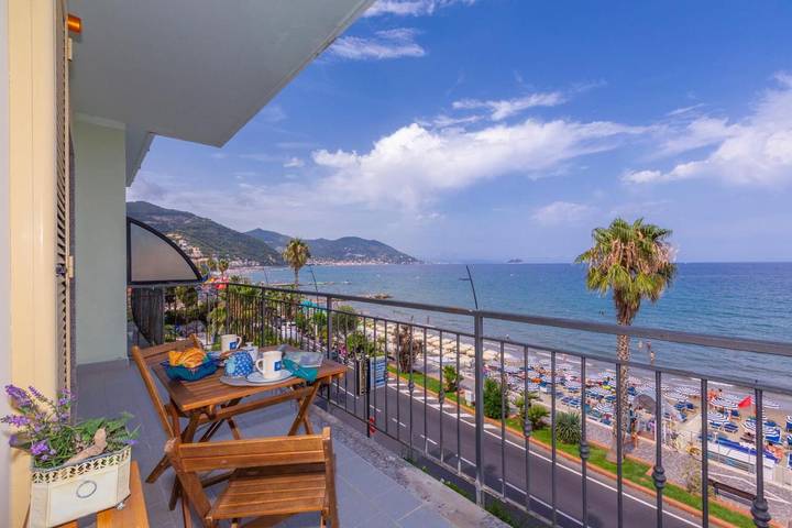 Ferienwohnung für 4 Personen, mit Balkon und Ausblick - 1