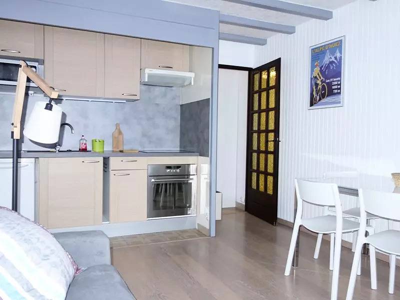 Entire studio, Samovar Apt B2 in Huez, Écrins National Park