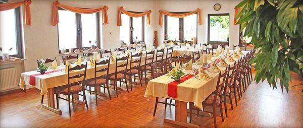 Landhotel Zur Oase - Einzelzimmer mit Dusche/Wc, max. 1 Person in Feldatal, Vogelsberg Region