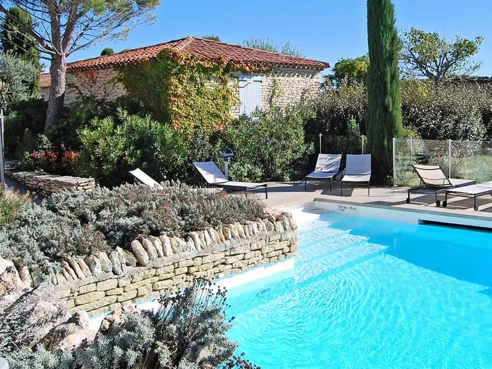 Gîte pour 4 personnes, avec terrasse et piscine dans Village de Gordes - 2