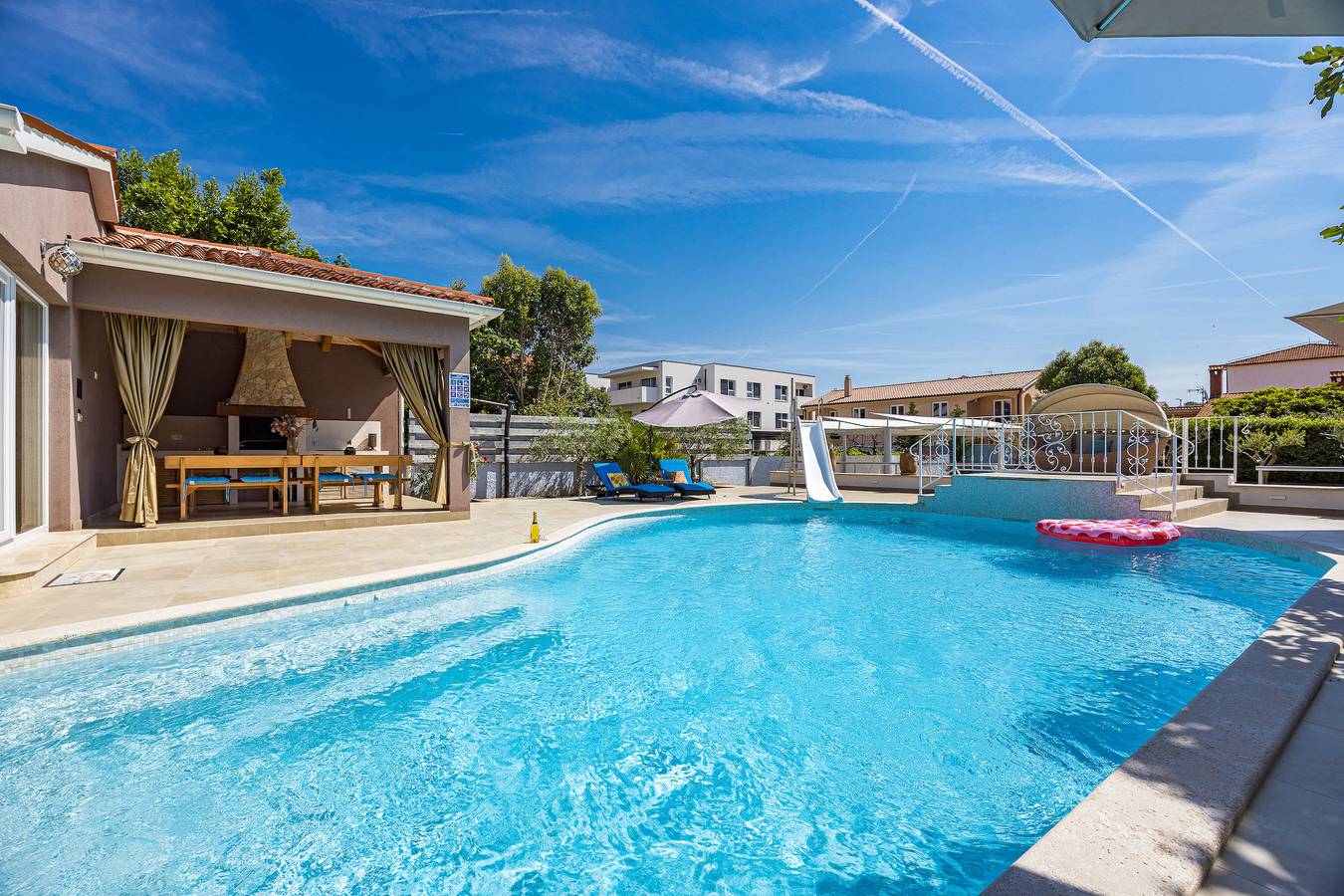 Five bedroom villa Emily with pool in Medulin in Medulin Stadt, Medulin