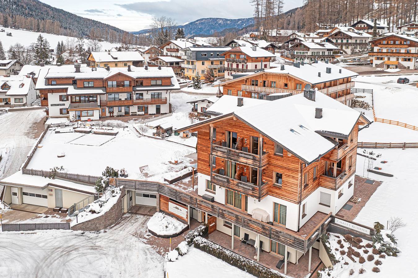 Apartamento entero, Apartamento 'Chalet Rudana A para 2 personas' con vistas a la montaña, terraza privada y wifi in Sesto (Italia), Alto Adigio