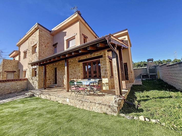 Casa rural para 8 personas, con Balcón/Terraza además de Jardín y Vistas en Braojos de la Sierra