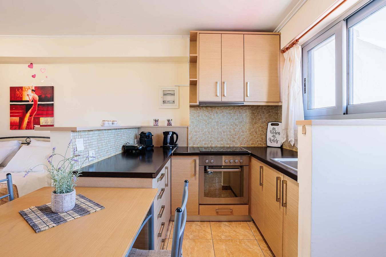 Ganzes Studio, Studio with Balcony Steps from Filiatra Square in Golf von Kyparissia