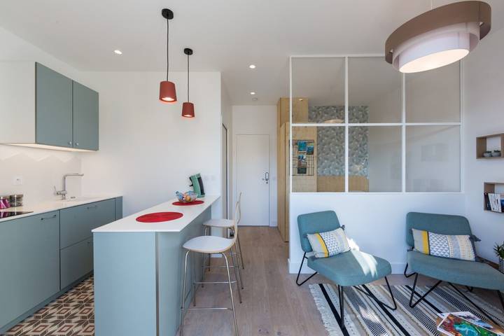 Gîte pour 2 personnes, avec balcon dans Office De Tourisme Lac D Annecy Rive Plein Soleil - 2