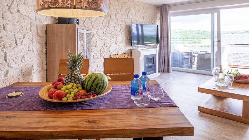 Ferienwohnung für 4 Personen, mit Whirlpool und Terrasse sowie Sauna, mit Haustier in Schalkenmehren - 2