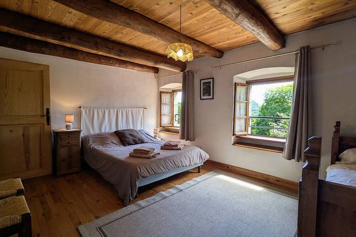 Gîte pour 6 personnes, avec jardin à Rosières - 3