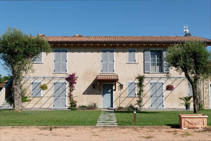 B&b per 2 persone, con terrazza e panorama nonché giardino in Pietrasanta