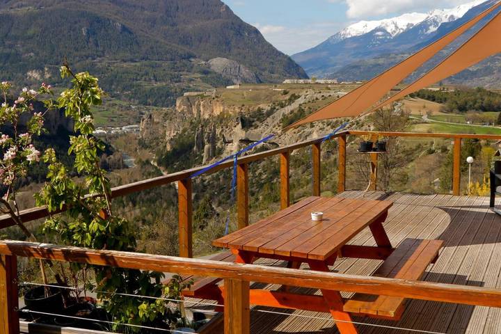 Location de vacances pour 10 personnes, avec jardin et vue à Eygliers - 2