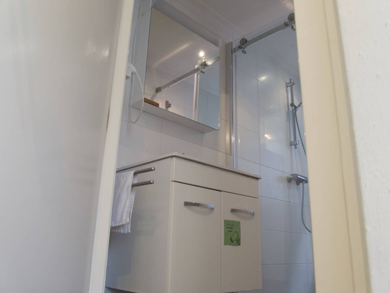 Apartamento vacacional entero, Room “Jasmijn” in Cozy Shared Duplex near City Center & Umcg in Groninga, Región de Groningen