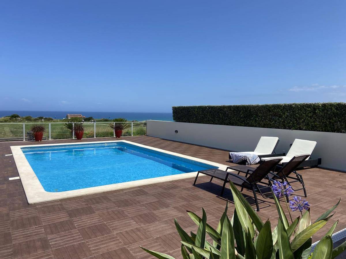 Atlantic Villa Luxury by the Sea 7 in Amoreira, Leiria distrito