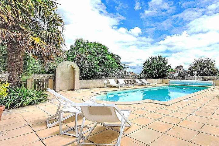 Gîte pour 4 personnes, avec Piscine à Geay
