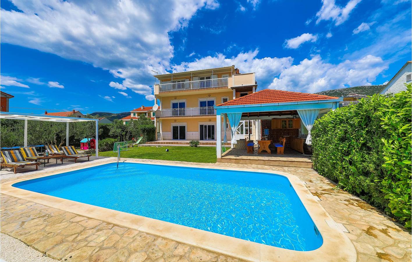 Ferienhaus für 14 Personen mit Sauna in Kastel Luksic, Kaštela