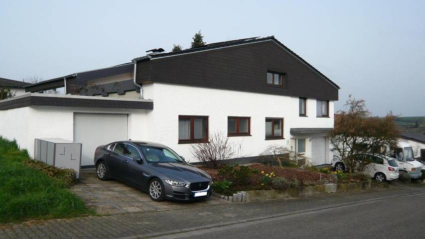 Ferienwohnung für 4 Personen, mit Balkon und Terrasse sowie Ausblick in Sinsheim