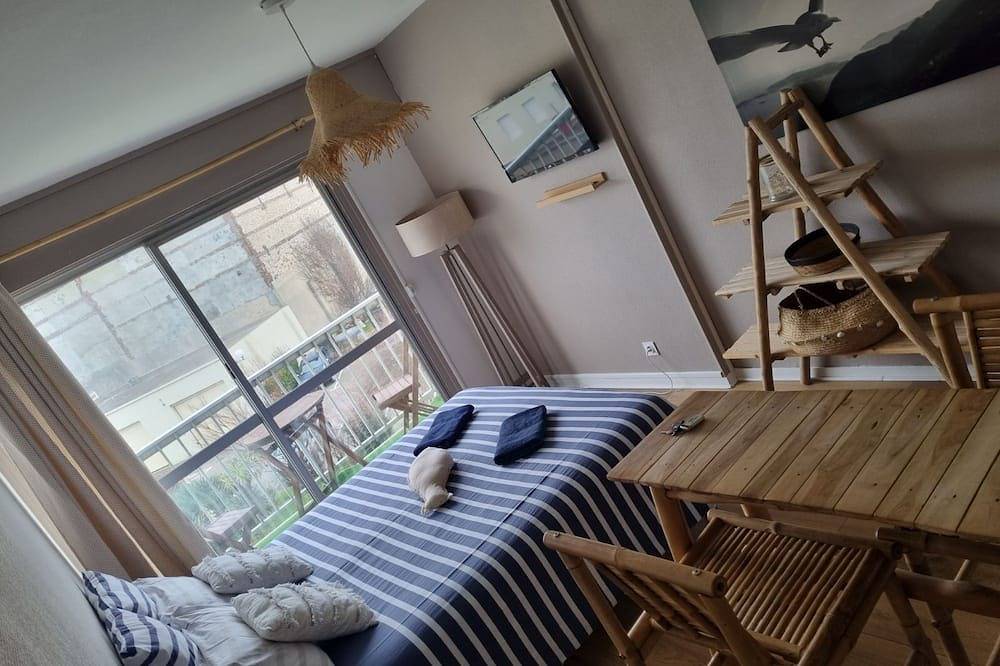Apartamento entero, Estudio-Apartamento-Baño privado con bañera-Balcón in Fécamp, Región de Le Havre