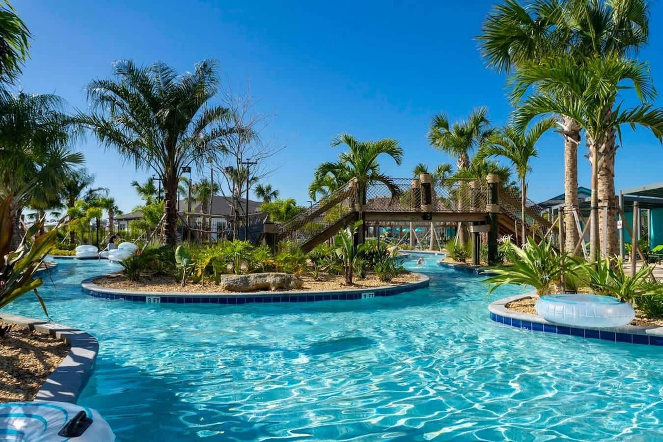 Entire apartment, Gorgeous 4 Bd w  Pool at Storey Lake Resort 4277 in Osceola County