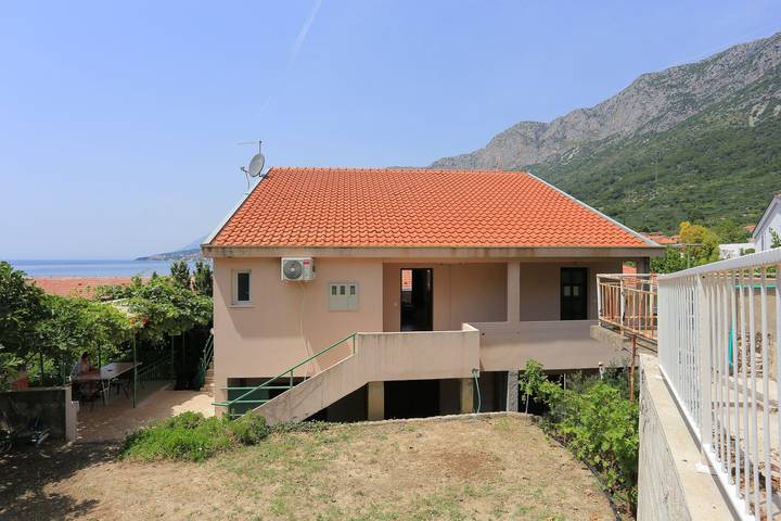 Ganze Wohnung, 1-Zimmer-Ferienwohnung mit Balkon und Meerblick Gradac, Makarska A-21172-a in Gradac, Makarska Riviera