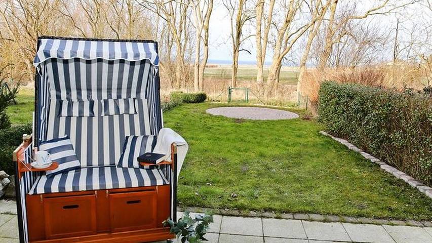 Ferienhaus für 6 Personen, mit Sauna und Garten in Bastorf
