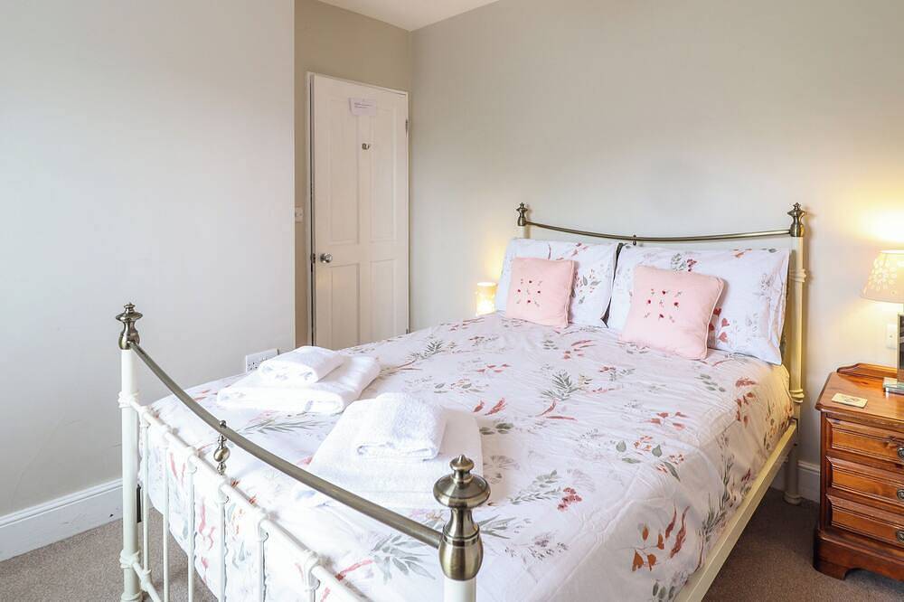 Artro View, family friendly, character holiday cottage in Llanbedr in Llanbedr, Snowdonia