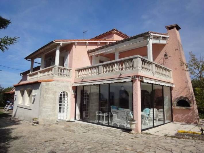 Location de vacances pour 7 personnes, avec jardin ainsi que piscine et balcon à Valréas - 4