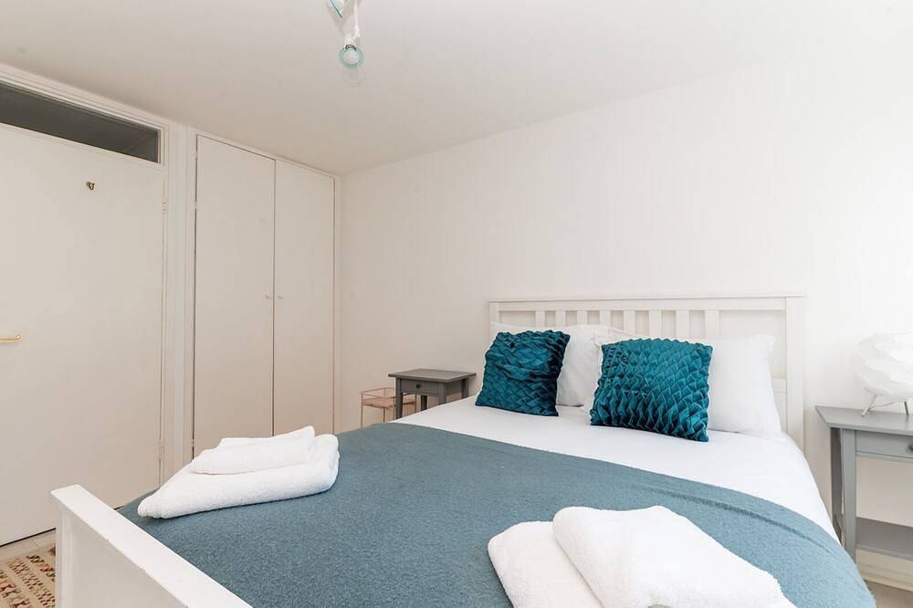 Entire apartment, Pass the Keys | Charming, Tranquil 2 Br Kingston Escape, London in Kingston upon Thames, London