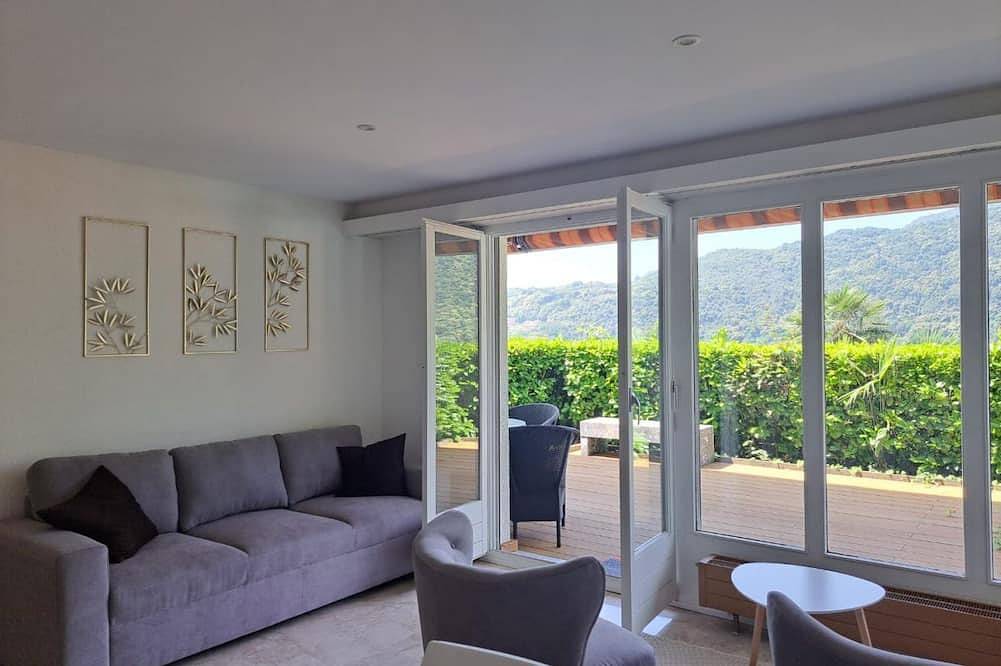 Ganze Wohnung, Residence mit Pool und Strand (Morcote Romance) in Morcote, Luganersee