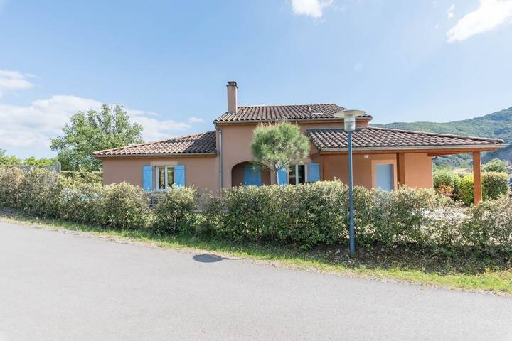 Villa pour 8 personnes, avec balcon ainsi que jardin et piscine à Vallon-Pont-d'Arc - 4