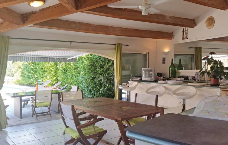 118 m² Apt avec parking, piscine et jardin près de Nébian (400m) et La Dourbie (1km) in Nébian, Région de Lodève