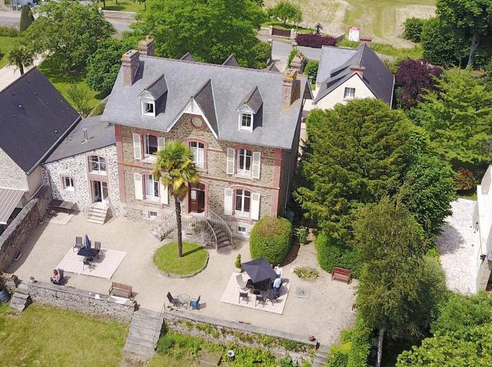 Chambre d’hôte pour 2 personnes, avec Terrasse ainsi que Jardin et Vue à Saint-Samson-sur-Rance