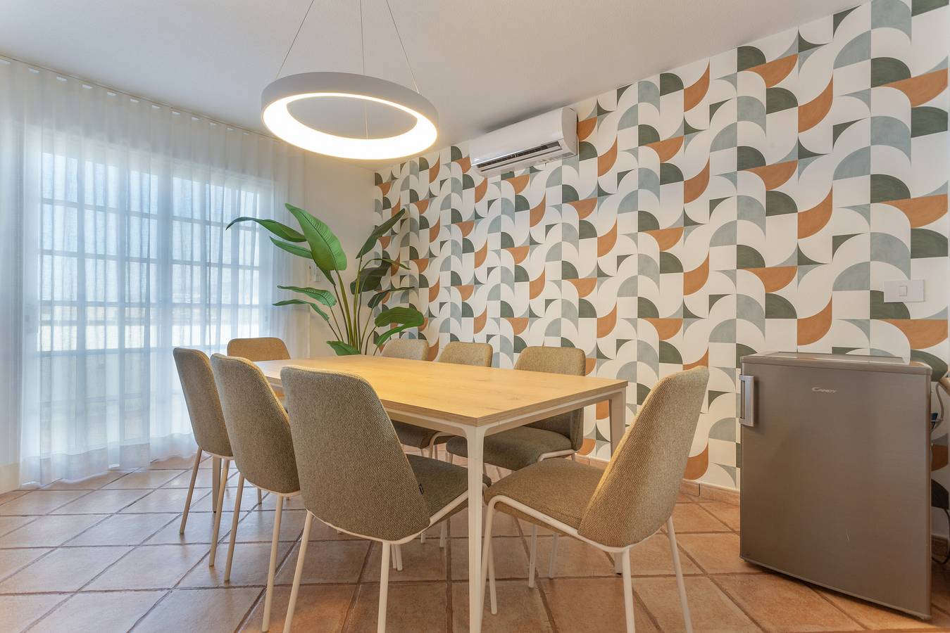 Apartamento inteiro, Apartamento de Férias 'Obsidian Canarysol Los Cristianos' com Vista Montanha, Wi-Fi e Ar Condicionado in Los Cristianos, Arona