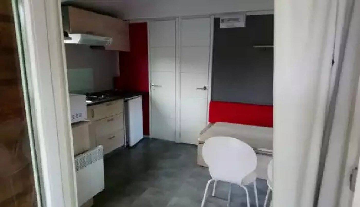 Zecamping 3 étoiles piscine locatif Bbq 31m2 4 pers in Dévillac, Villeneuve-sur-Lot en omgeving