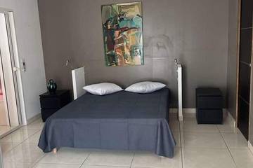 Villa for 8 Guests in Marseille, Marseille region, Picture 1