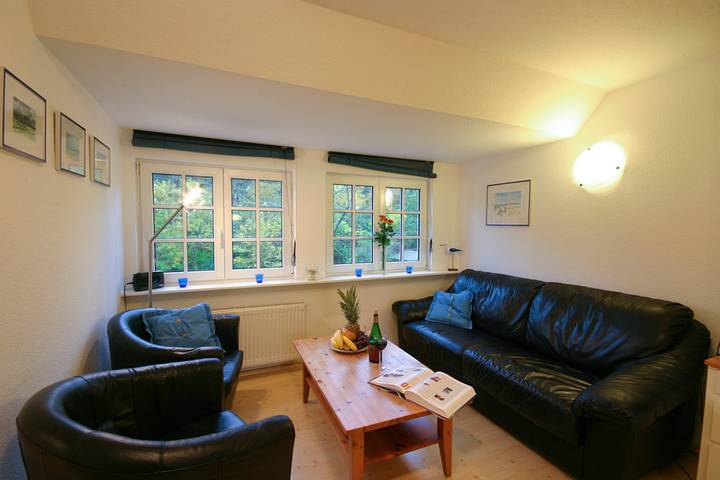 Ferienwohnung für 4 Personen, mit Terrasse und Garten in Nebel - 3
