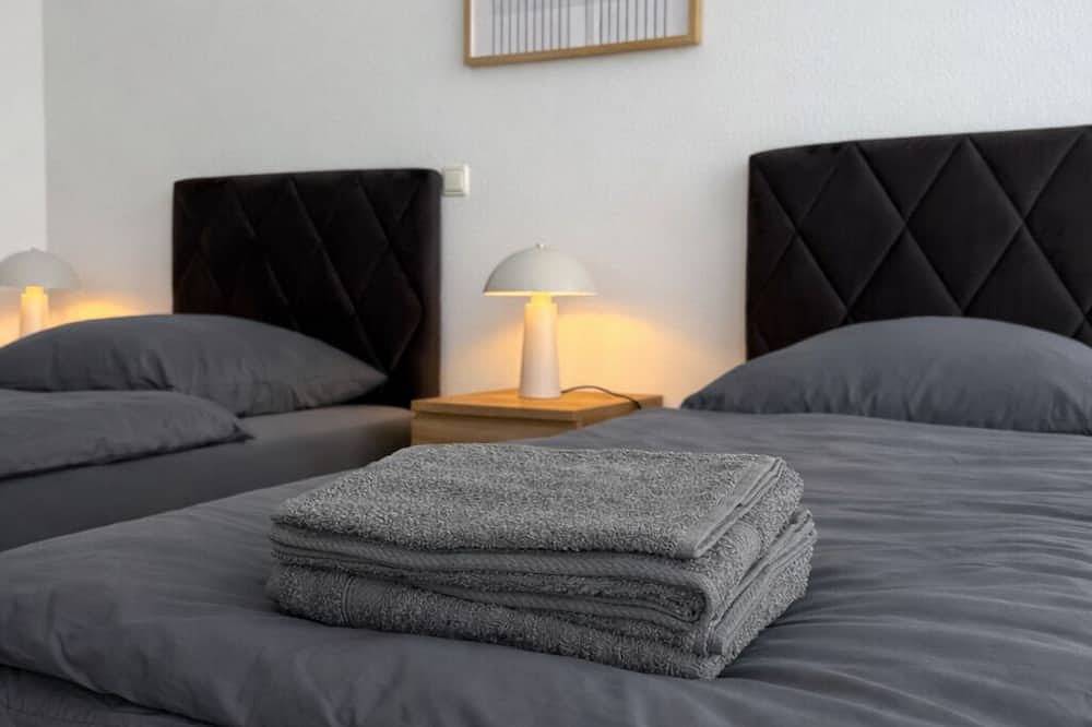 Ganze Wohnung, Modernes großräumiges Penthouse für bis zu 13 Personen bei Berlin in Genshagen, Ludwigsfelde