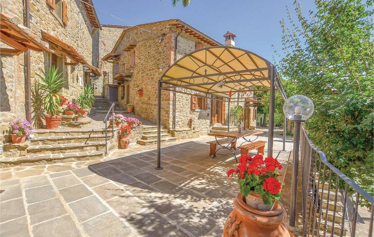 Appartamento a bordo piscina con parcheggio e internet in Cortona, Provincia di Arezzo